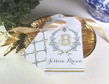 Load image into Gallery viewer, Bee Crest Initial Gift Tag
